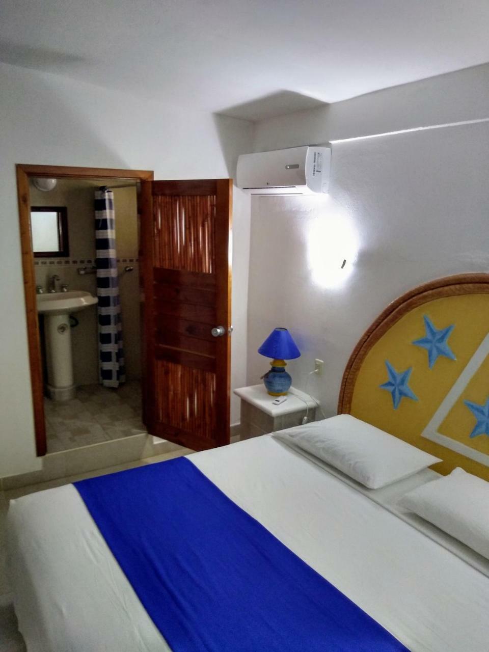 Hotel Y Club Campestre Altos Paraiso ปูแอร์โตเอสกอนดิโด ภายนอก รูปภาพ