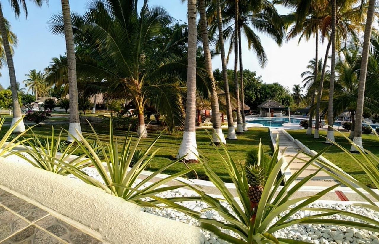 Hotel Y Club Campestre Altos Paraiso ปูแอร์โตเอสกอนดิโด ภายนอก รูปภาพ